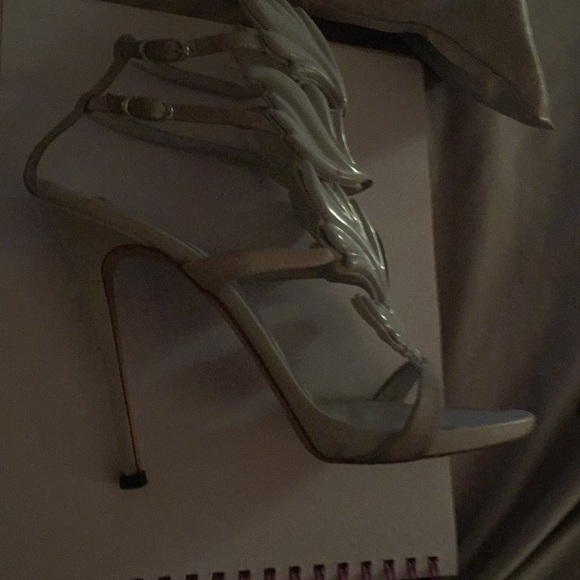 The queen of goddess - Picture 3 of 8